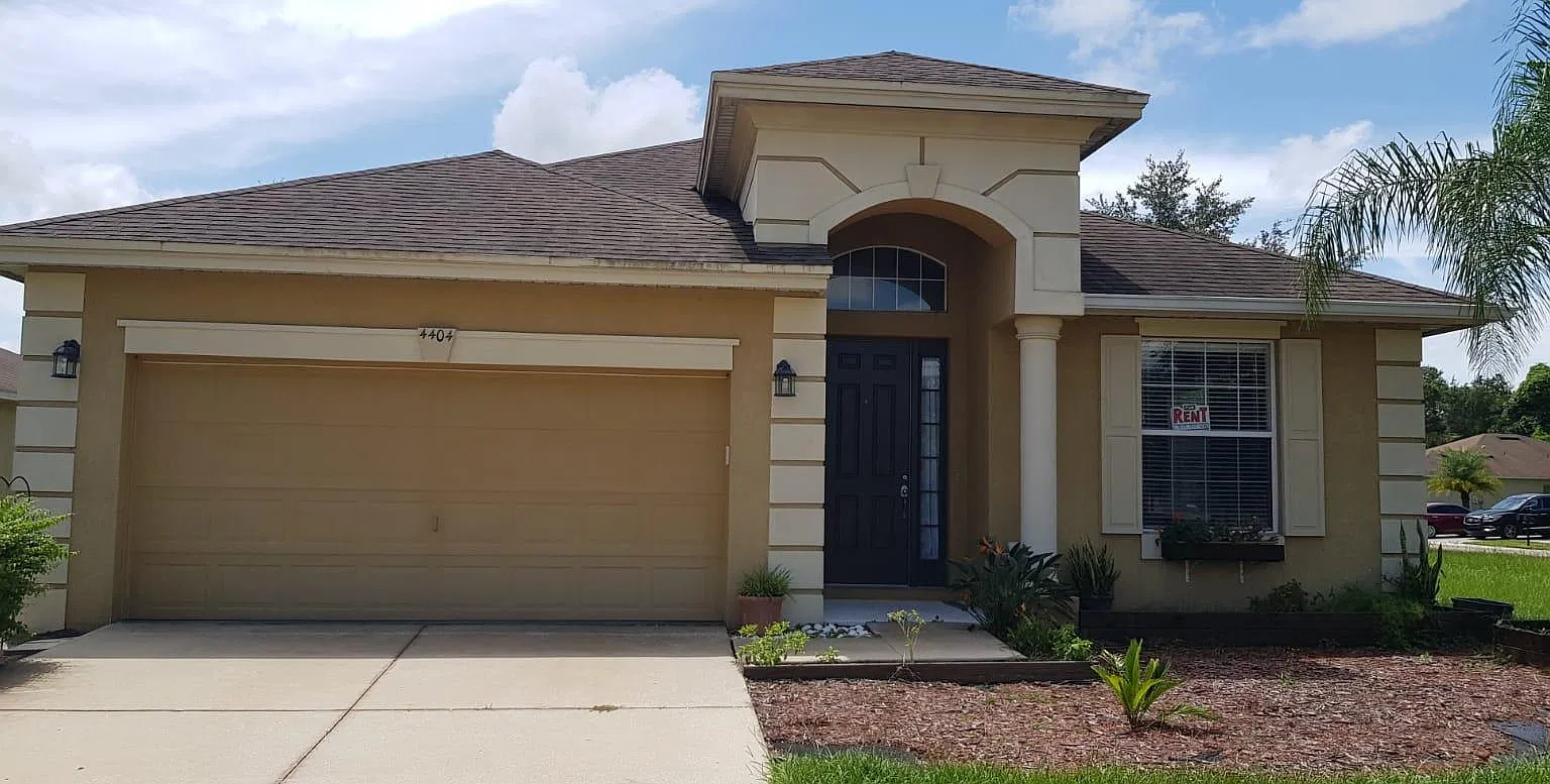 3 bed, 1986 sqft, $2,295 — Photo 1