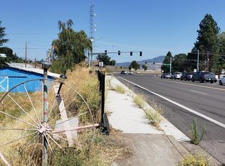 4404 Biddle Rd, Central Point, OR 97502