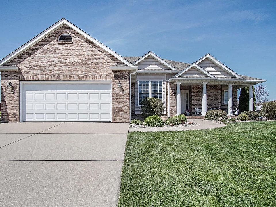1st image of 7 Oakshire Dr W