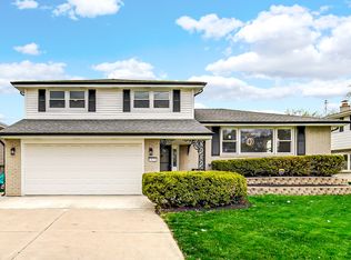 5624 W 99th St, Oak Lawn, IL