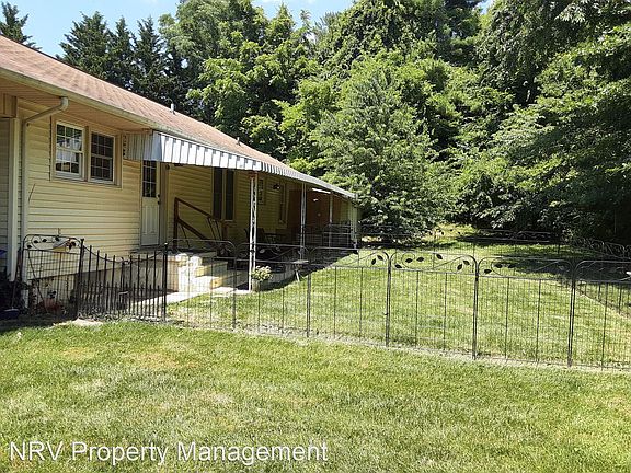 5th image of 506 Country Club Dr SE