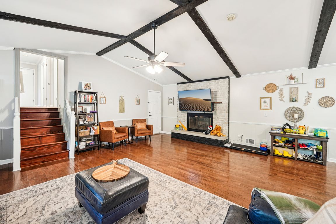 Sequoyah Cir-1104-009.jpg