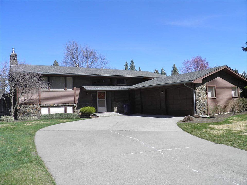 1st image of 2621 E 38th Ave