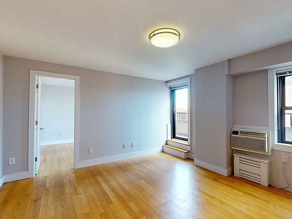 4th image of 301 E 47th St APT 20O