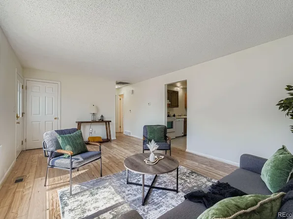 1123 S Owens Street, Lakewood, CO 80232