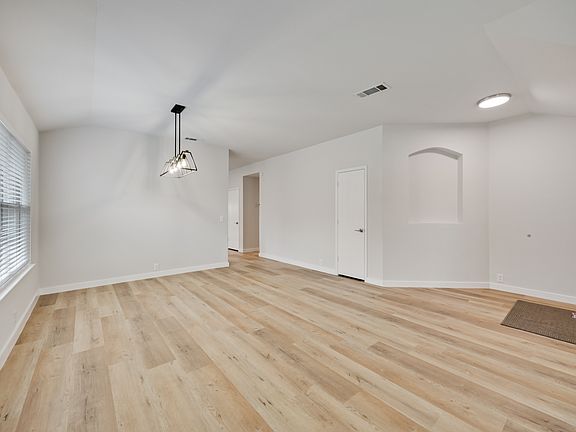 4th image of 7127 Larkin Dr