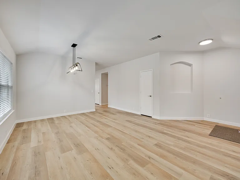 7127 Larkin Dr — Photo 4