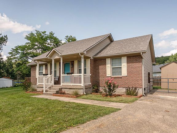 5th image of 122 Pine Glen Cir