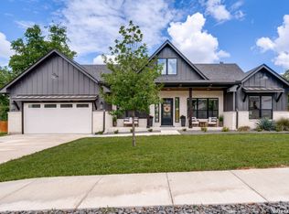 204 Ash Pkwy, La Vernia, TX 78121