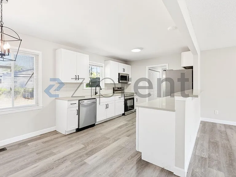 318 Nugget Ct — Photo 5