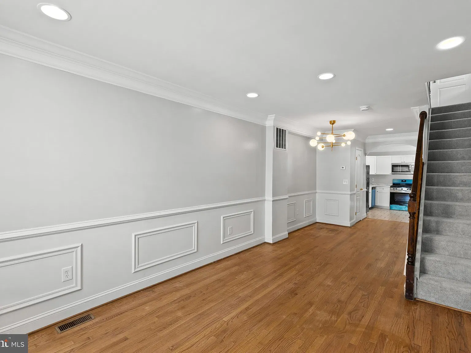 3 bed, 2.5 bath, 1260 sqft, $1,995 — Photo 2