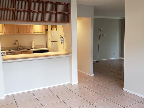 4th image of 9430 Live Oak Pl APT 101