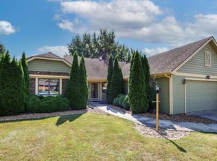 12016 Willowind Ct, Fort Wayne, IN 46845