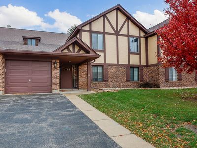 1706 Lakecliffe Dr APT C, Wheaton, IL, 60189