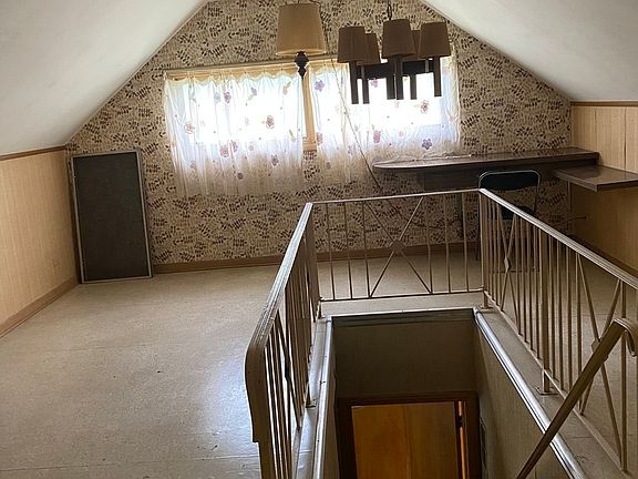 4th image of 1512 N Wolf Rd