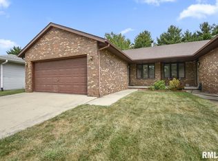 5216 Carlton Dr, Springfield, IL 62703