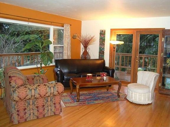 Spacious Living Room