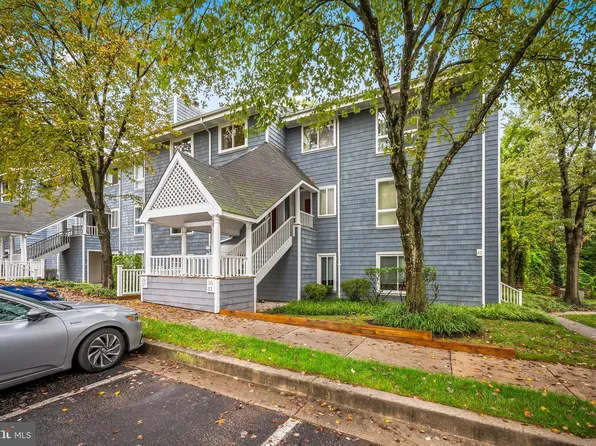 29 Greenwich Pl, Pikesville, MD 21208