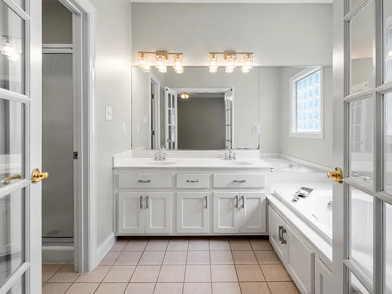 619 Greyshire Dr — Photo 28