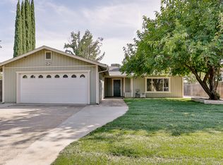 1061 Woodside Meadows Dr, Redding, CA 96002