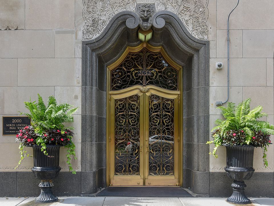1st image of 2052 N Lincoln Park W APT 304