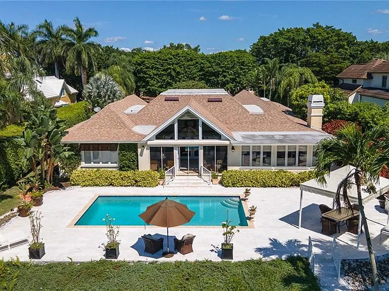 950 Galleon Dr — Photo 42