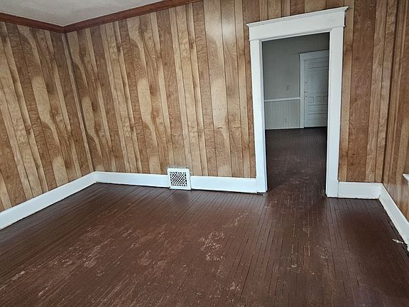 3rd image of 2510 Taft Ave
