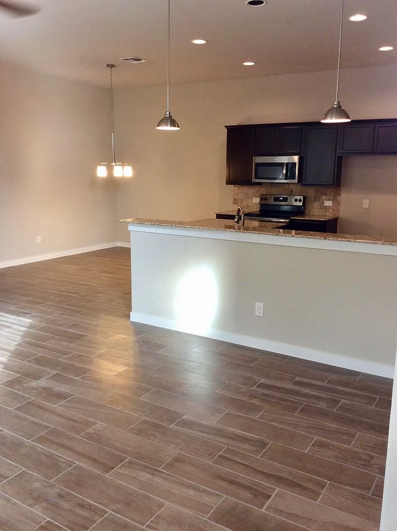 Luxury Townhome Located In Bastrop, Texas! — Photo 2