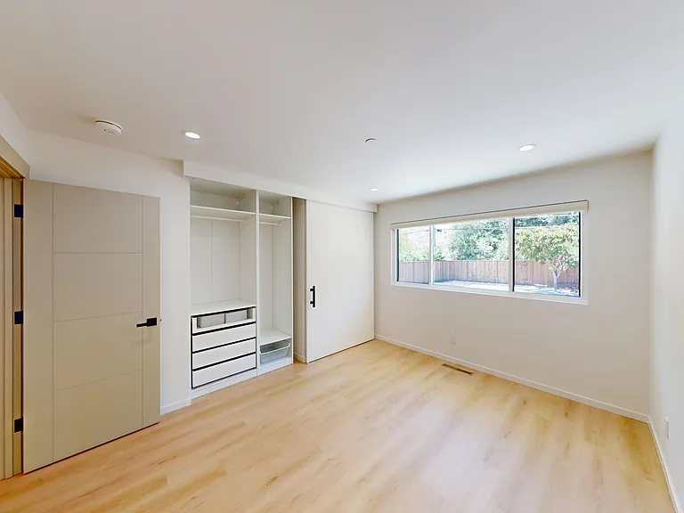 1257 Sleepy Hollow Ln — Photo 23