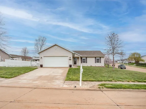 1105 Driftwood Ln, Waterloo, IL 62298