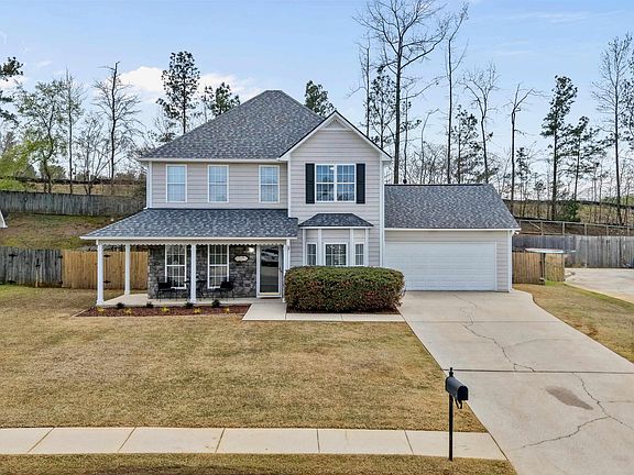 3rd image of 132 Victoria Sta