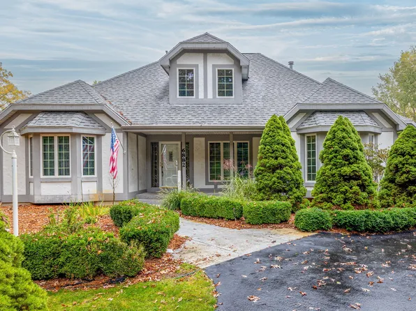 6882 Mayfair Dr, Stanwood, MI 49346