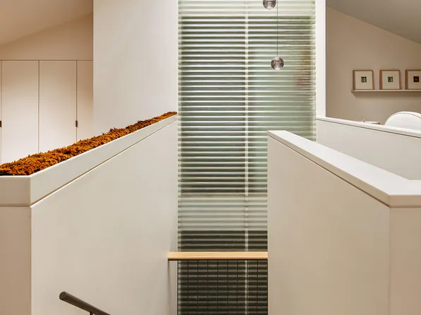 12 Sidney Place image 29 of 35