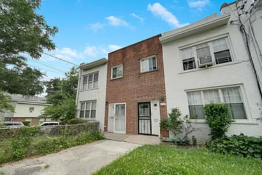 1762 Bartow Avenue