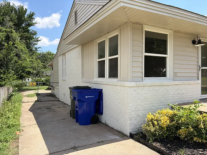 411 Showalter Dr — Photo 26