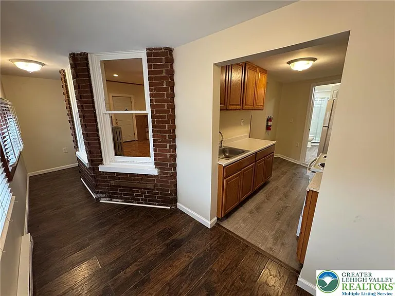 1247 Jackson St — Photo 10