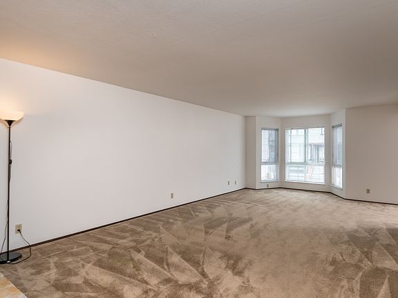 3rd image of 546 5th Ave