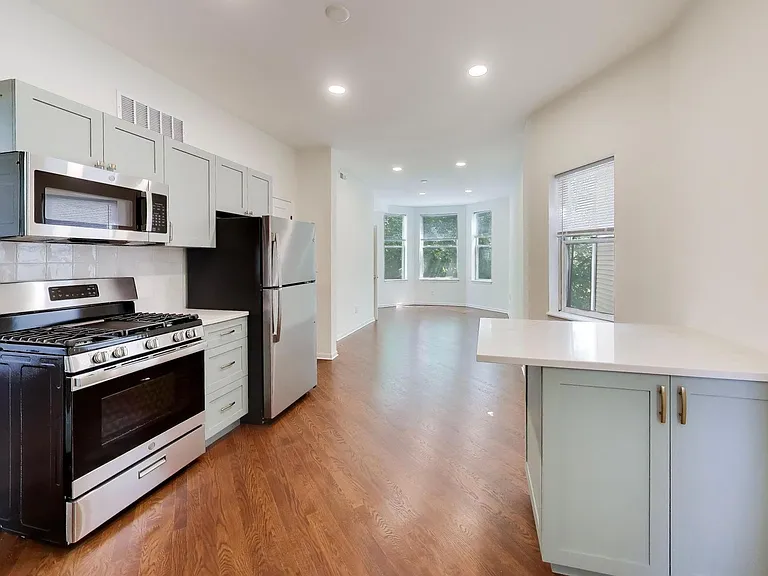 3308 N Racine Ave #2 — Photo 6