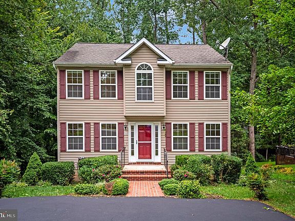 3rd image of 763 Canterbury Dr