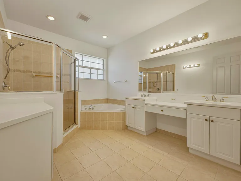 119 Lancaster Rd — Photo 36
