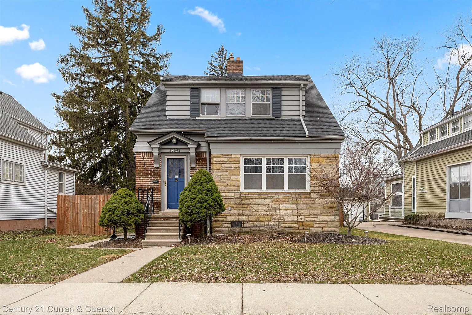 22043 Edison St photo 1