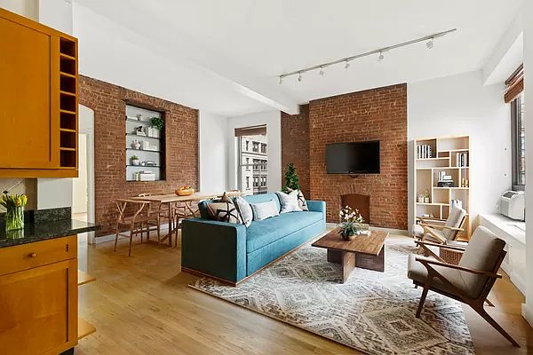1st image of 23 E 10th St APT 708