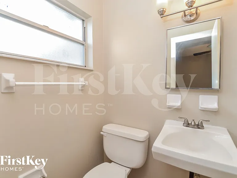 660 Flagler Dr — Photo 11