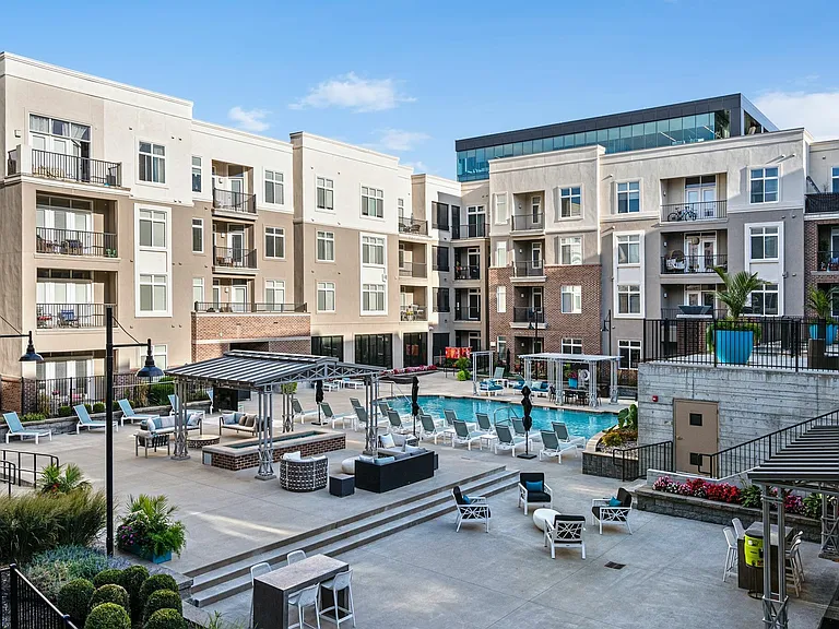 All-Season Courtyard