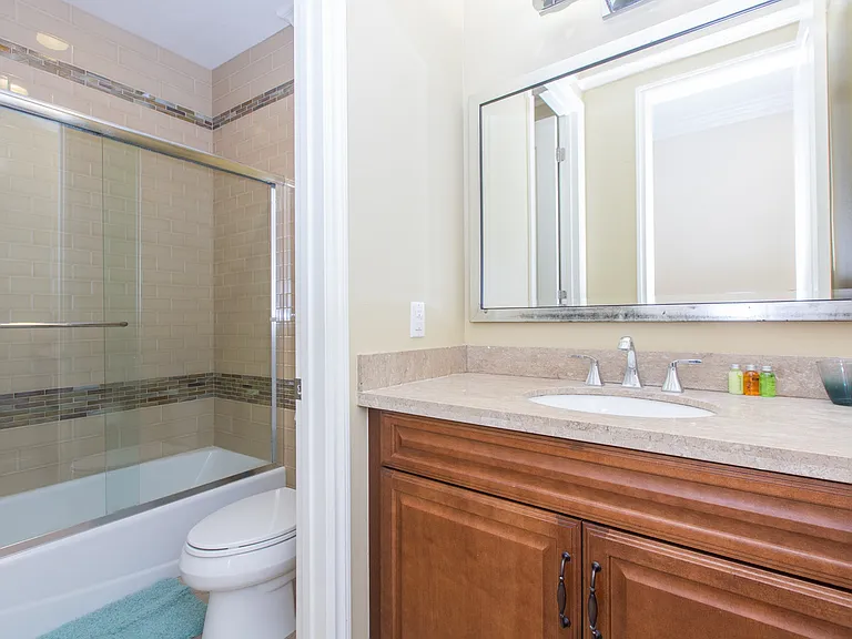 988 Arcadia Ave #D — Photo 13