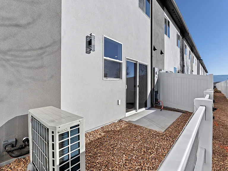 2773 Caspain Way #B — Photo 31