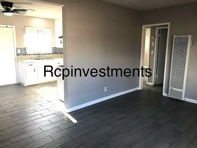 5339 W Avenue L14 — Photo 2