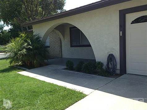 3rd image of 1009 N Agusta Ave