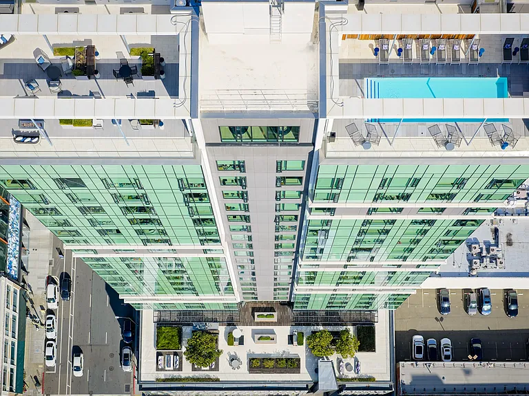 SKAIA — Photo 13