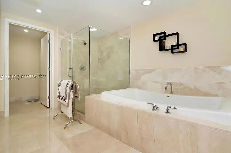 3 bed, 1927 sqft, $12,500 — Photo 4